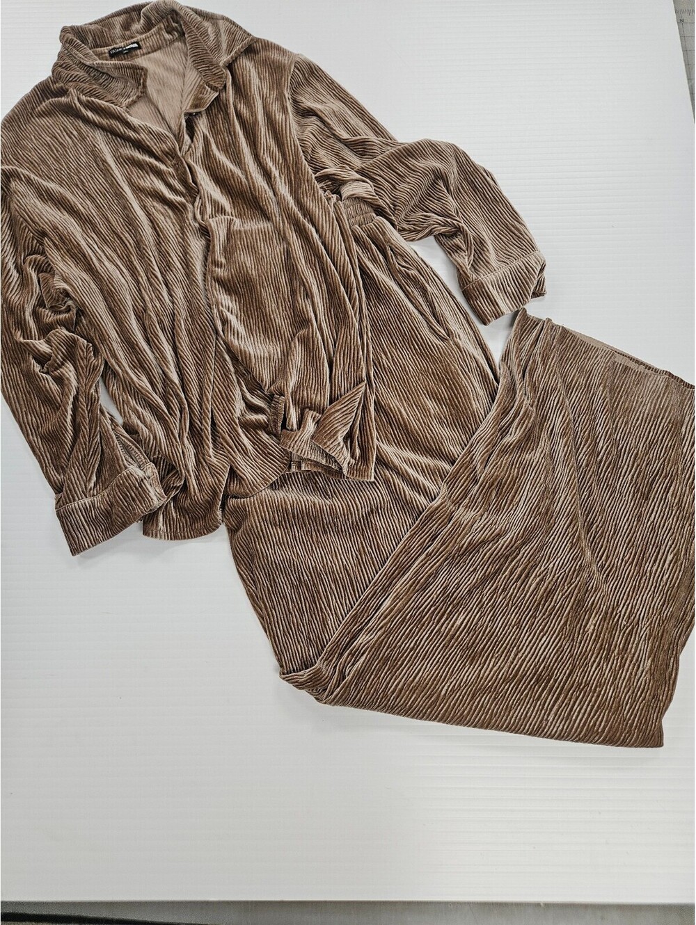 Fashion Nova Women's Brown Velvet Lounge Set XL
